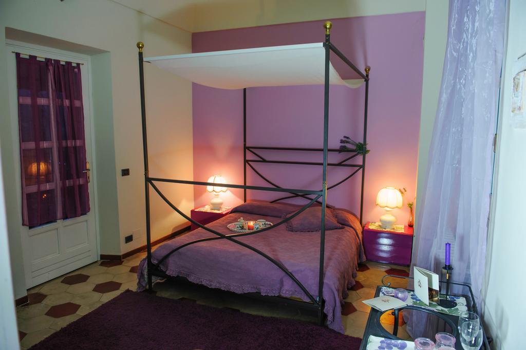 Agriturismo Paitin Alba (Piedmont) Quarto foto